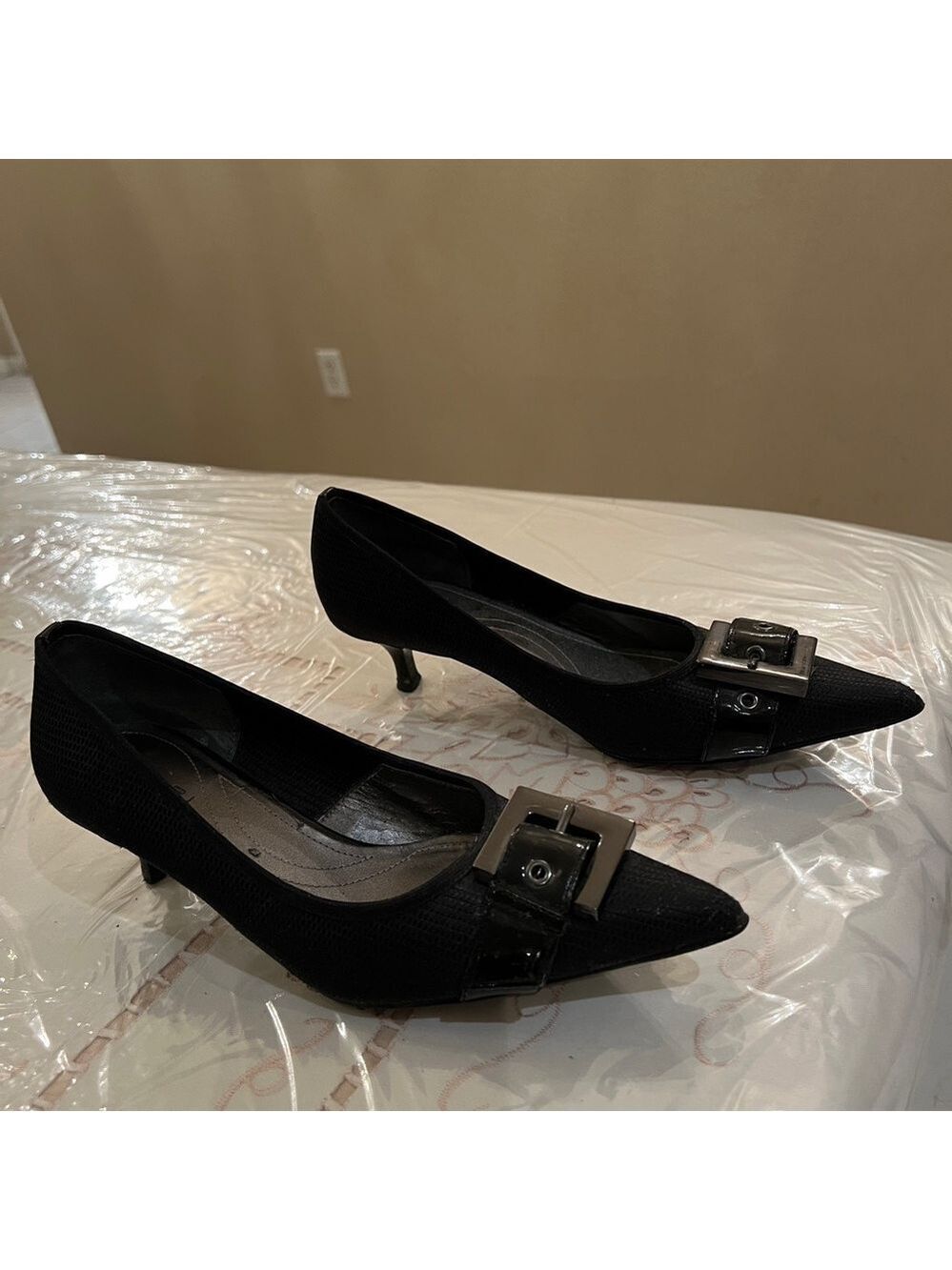 Tahari Black/Dark Navy Textured Heels with Buckle - Picture 2 of 5